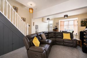 Lounge/Diner- click for photo gallery